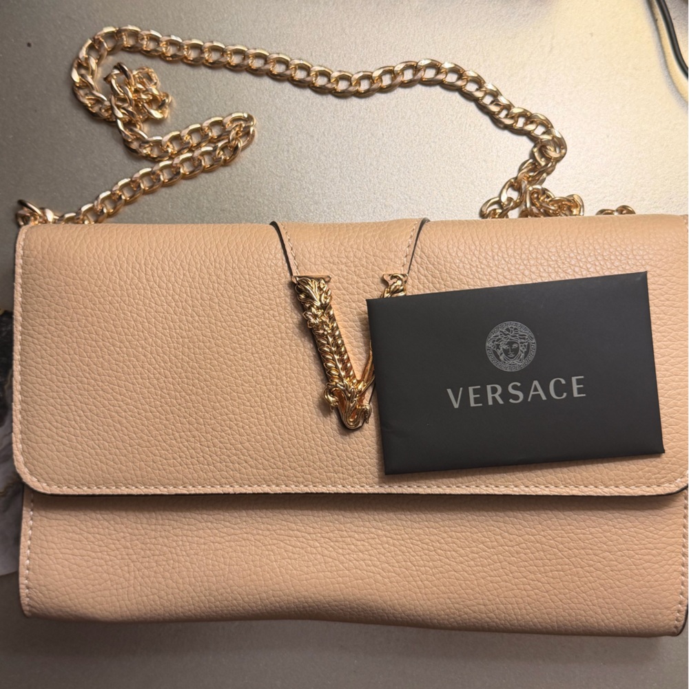 Authentic Versace Cream Leather Clutch with Gold Chain - Picture 4 of 6